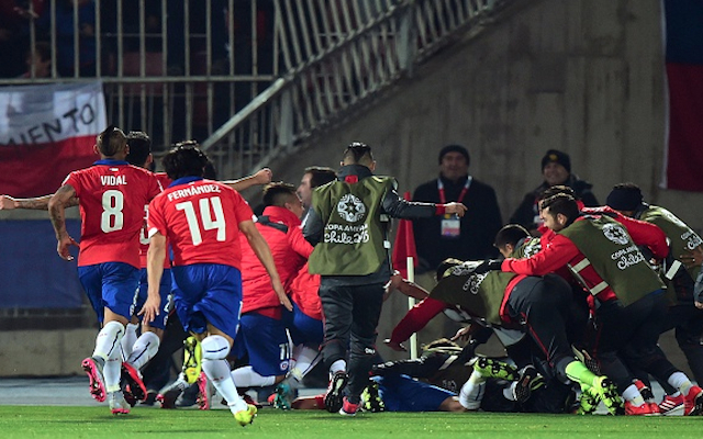 Chile 1-0 Uruguay video highlights: Mauricio Isla scores late as Arsenal target Edinson Cavani is sent-off