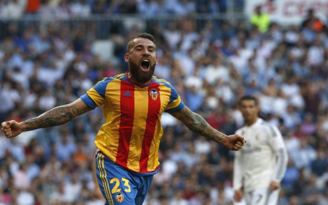 Man United MOVING CLOSER to SIGNING Valencia defender